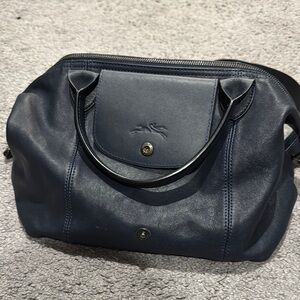 Stylish Blue Shoulder Bag with Textured Leather